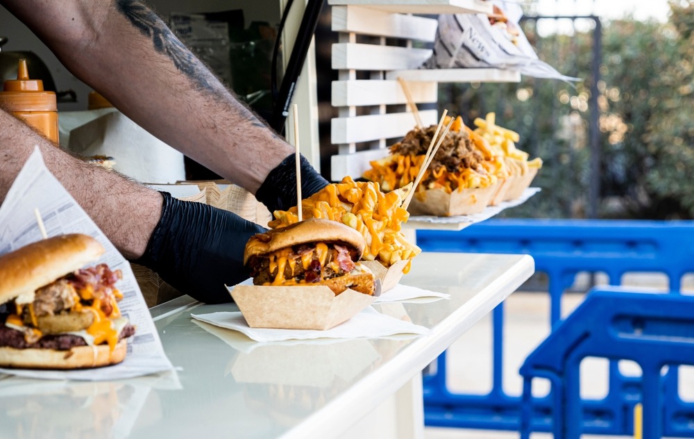 Hamburguesas en un festival de food trucks